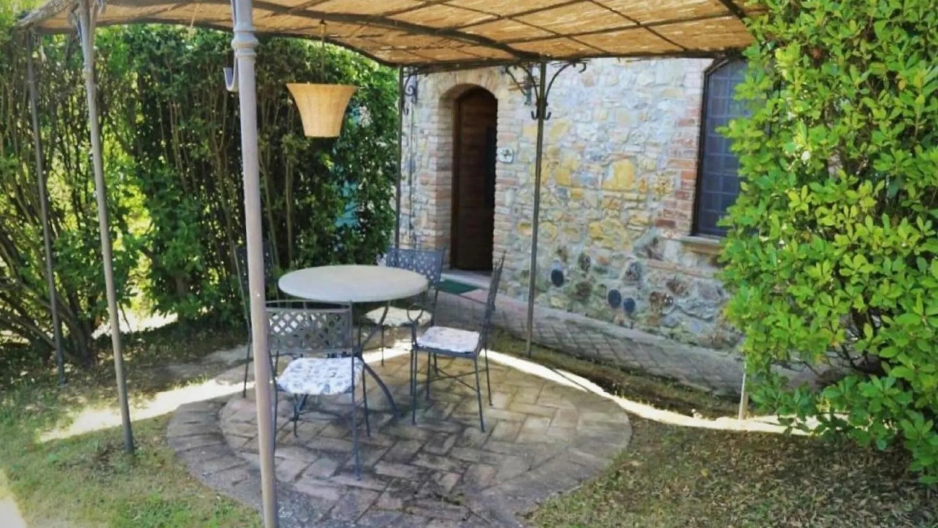 Appealing Holiday Home In Gambassi Terme With Garden 이탈리아