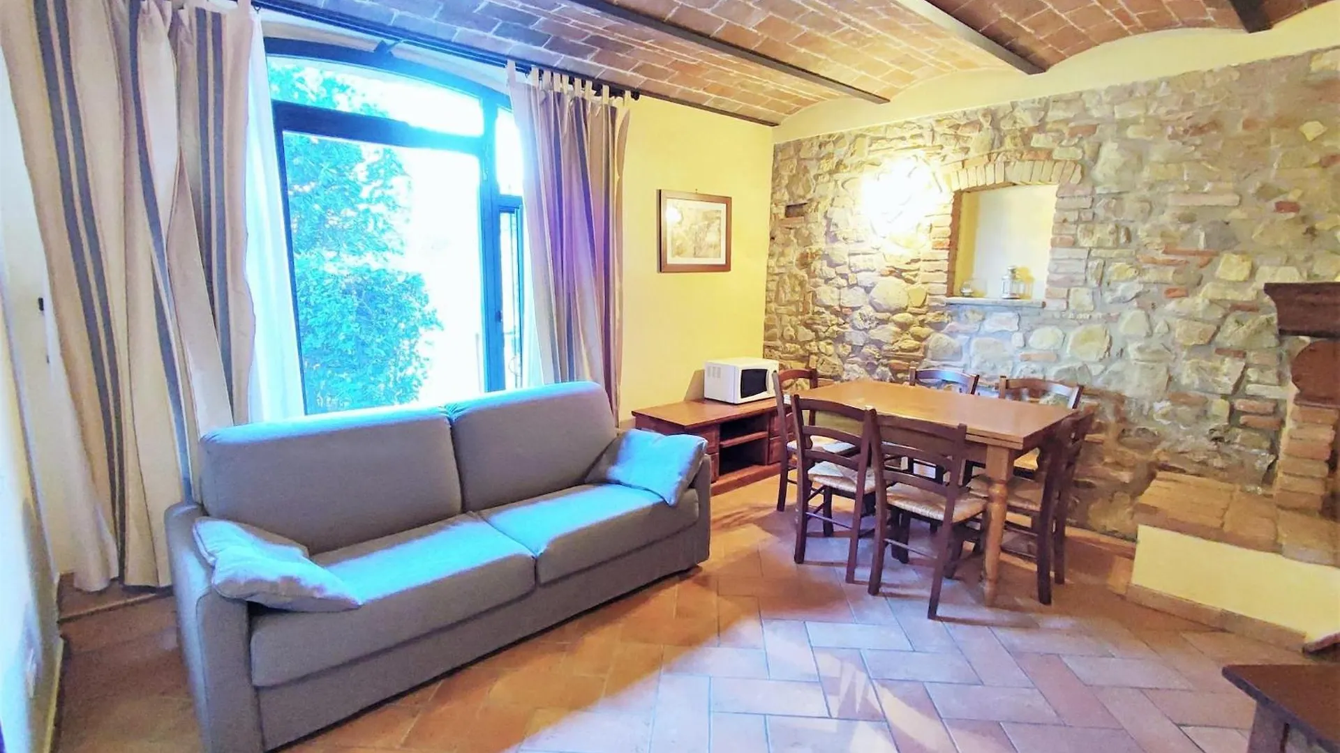 Appealing Holiday Home In Gambassi Terme With Garden 0*,  이탈리아