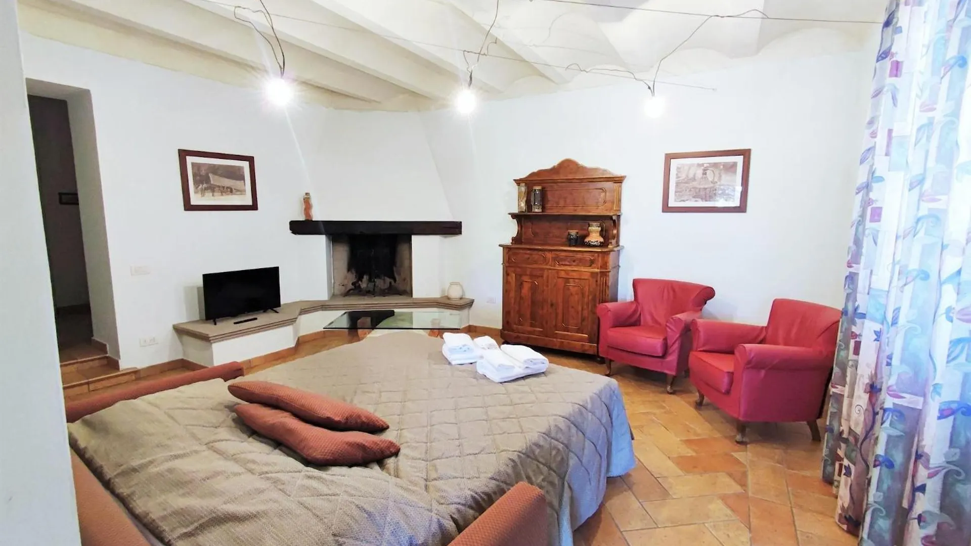 Appealing Holiday Home In Gambassi Terme With Garden 0*,  이탈리아